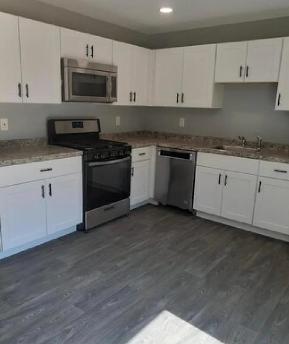 51 Kimm Dr — Photo 2