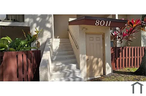8011 Southgate Blvd #L8 Photo 1