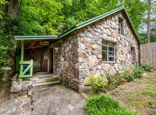 607 Rush Branch Rd, Pigeon Forge, TN 37863