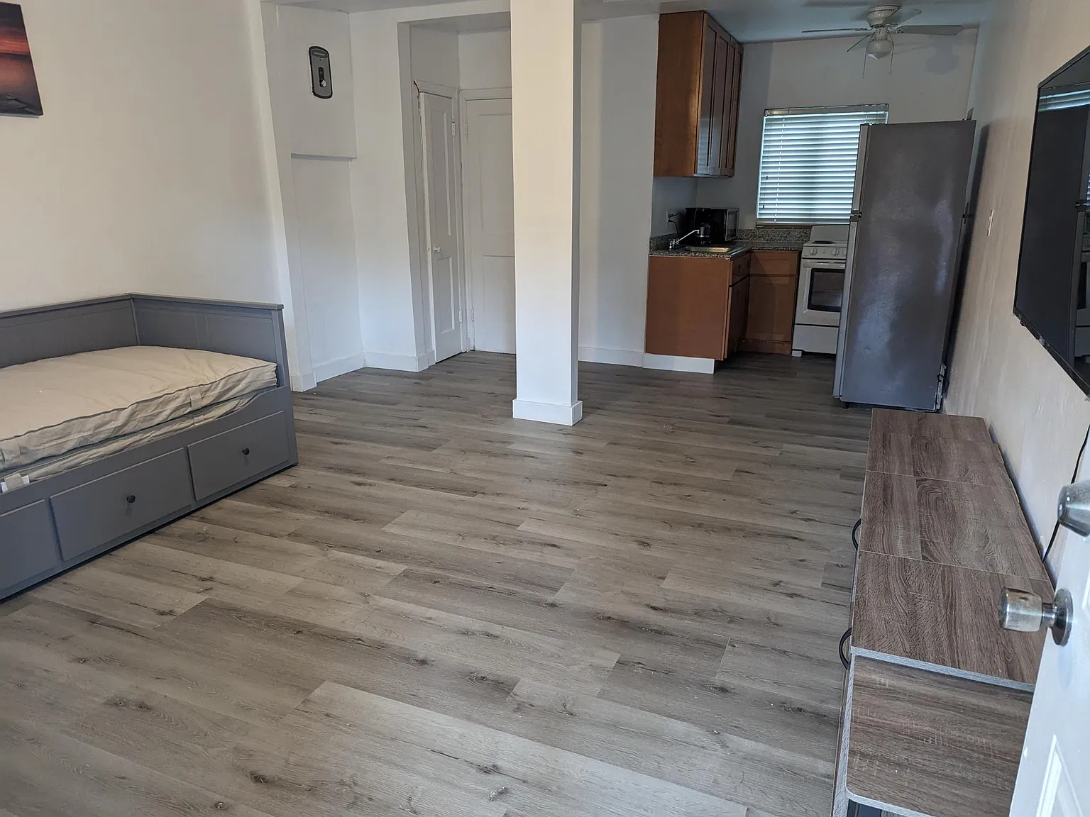 Studio, 550 sqft, $1,550 — Photo 4