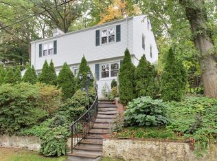 20 Dorchester Dr, Scarsdale, NY 10583