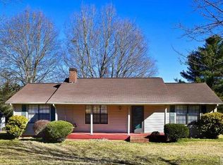 64 22nd Ave NW, Hickory, NC 28601