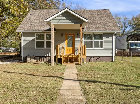 304 N West Ave, Lincoln, AR 72744