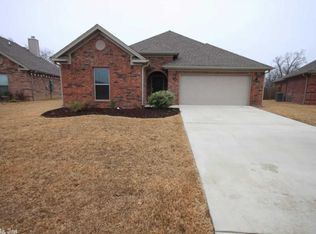 126 Chambery Dr, Maumelle, AR 72113