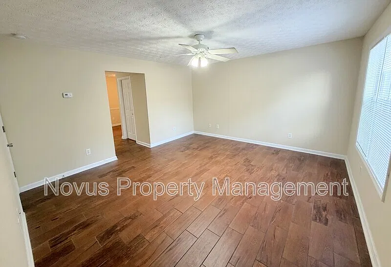 2 bed, 2.5 bath, $1,250 — Photo 2