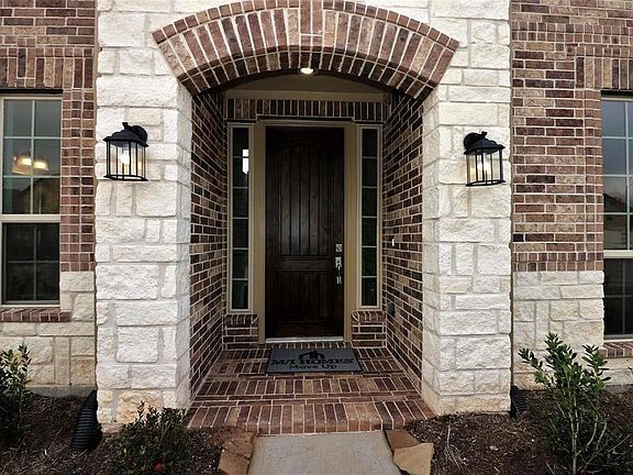 Located on 2202 in Enclave at Riverpark - Riverpark - 60's in Sugar Land, TX