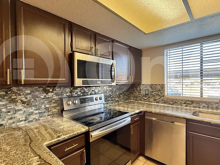 1905 E University Dr #F124 — Photo 3