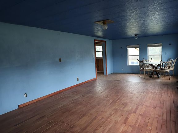 2nd image of 704 W Jefferson St