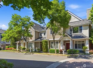 1392 Huckleberry Cir, Issaquah, WA 98029