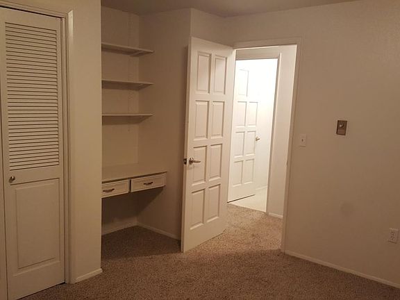 2nd Bedroom w/Built-in Desk