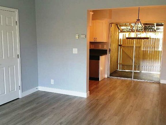 5th image of 13853 Los Angeles St APT A