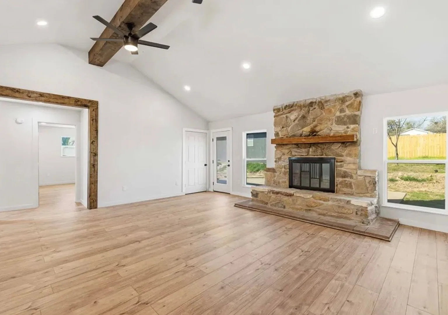 Fully Remodeled 4 Bedroom 3 Bathroom Home in Comanche, TX — Photo 3