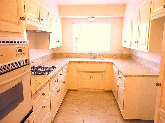 2nd image of 8840 Huntington Dr #5