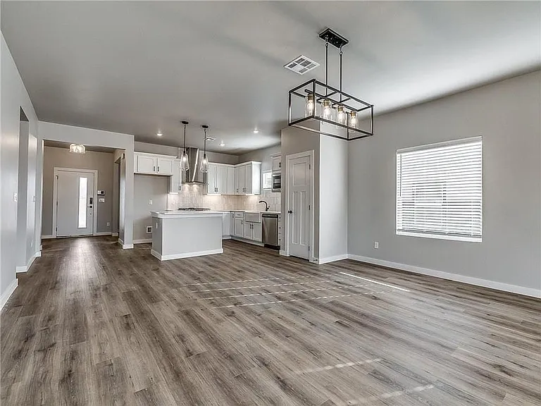 8104 NW 151st Cir — Photo 8