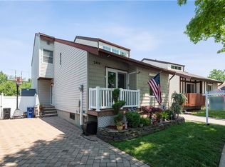 266 Green Valley Rd, Staten Island, NY 10312