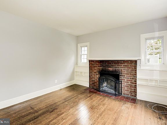 3rd image of 4313 18th St N