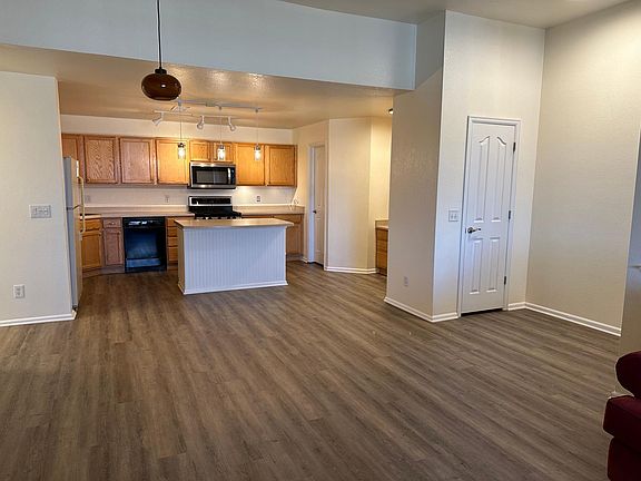 3rd image of 2865 Whitetail Cir