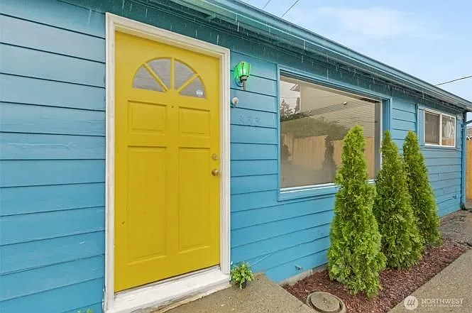 833 E Marine View Dr — Photo 2