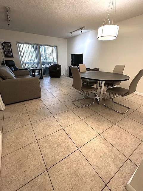 1 bed, 712 sqft, $1,800 — Photo 4