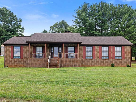 3rd image of 365 Berry Farm Rd