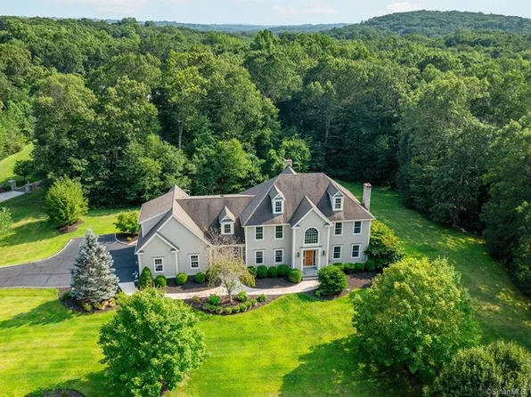 5 Clydesdale Court, Monroe, CT 06468