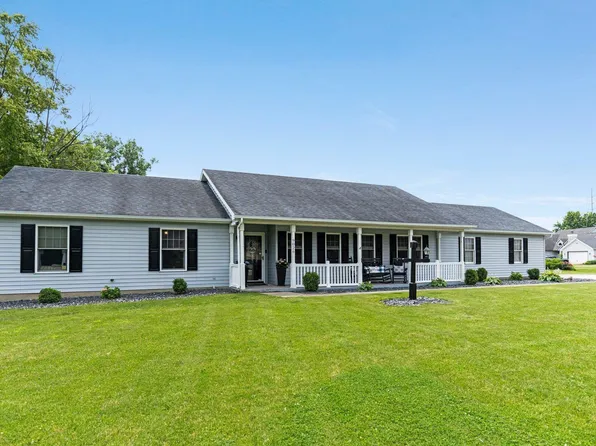 9026 Wallen Ln, Fort Wayne, IN 46825