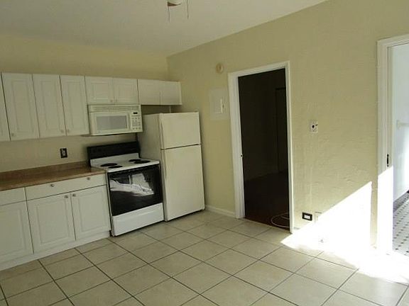 4th image of 3012 Seville St APT 6