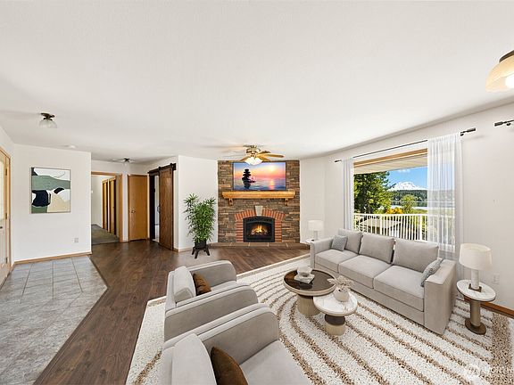 4th image of 16026 Lawrence Place SE