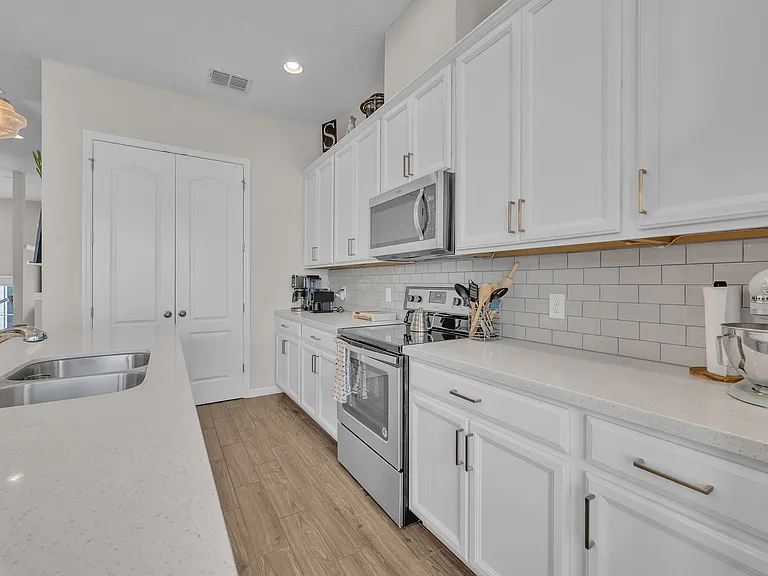 Taramundi Dr — Photo 10