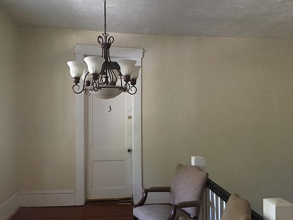 4th image of 4842 Swiss Ave