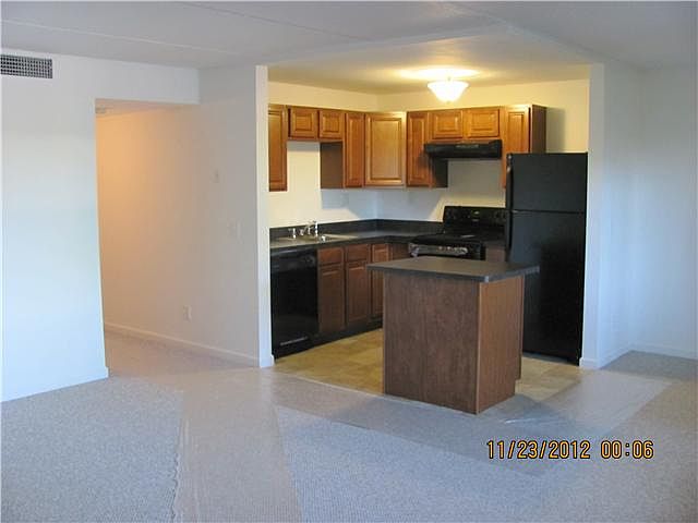 2nd image of 302 Meadows Cir