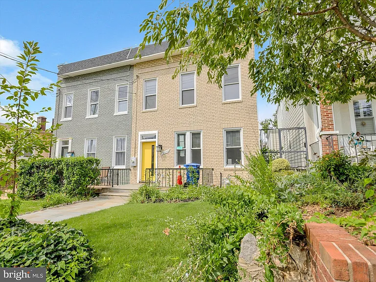 4210 4th St NW — Photo 1