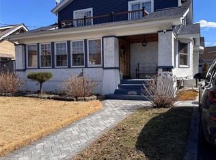 18718 Hilburn Ave, Saint Albans, NY 11412
