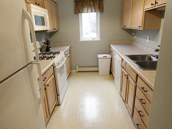 5th image of 11252 Wood River Way #2