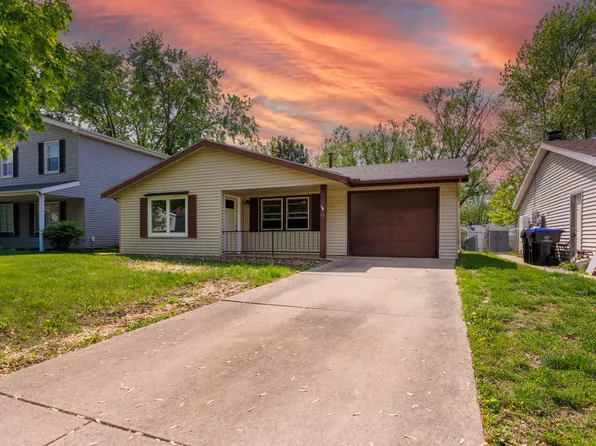 13 Carraway Ct, Bloomington, IL 61704