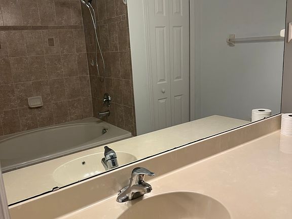 2nd image of 10501 Park Commons Dr
