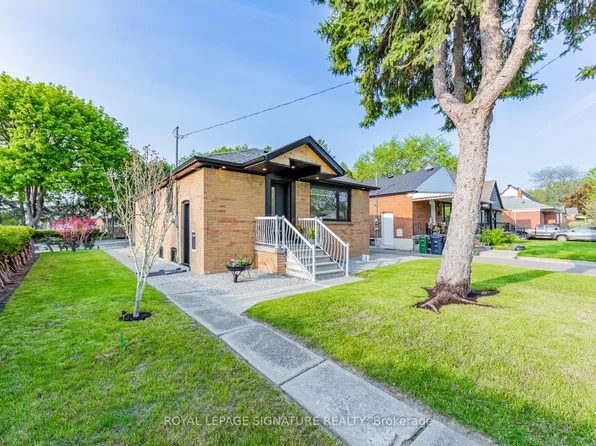 16 Boem Ave, Toronto, ON M1R 3T1