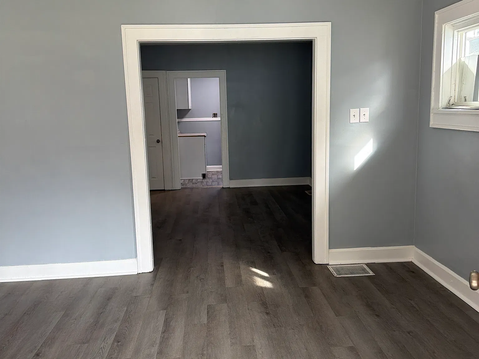 1122 W 34th St — Photo 2
