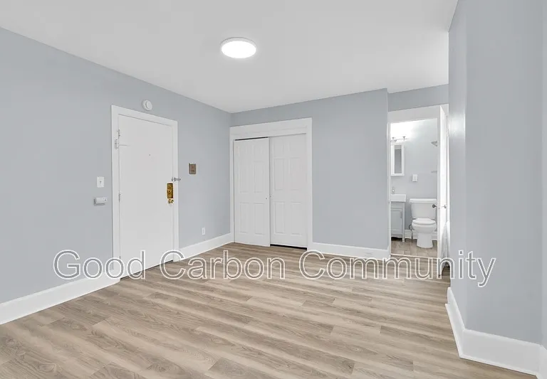 131 Allen St #5 — Photo 6
