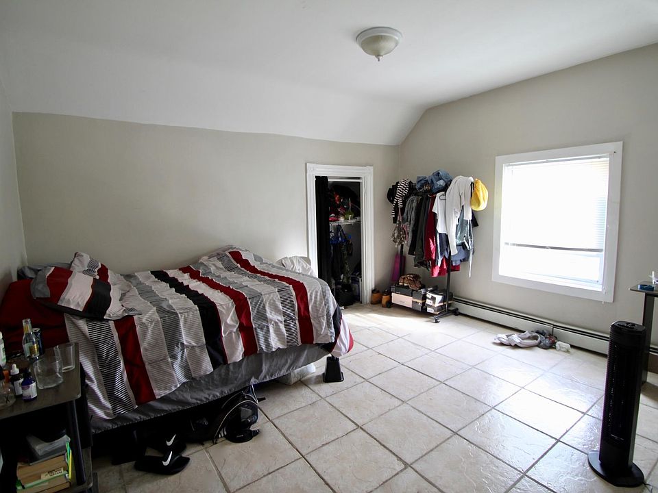 2nd image of 155 Ohio Ave #17819685