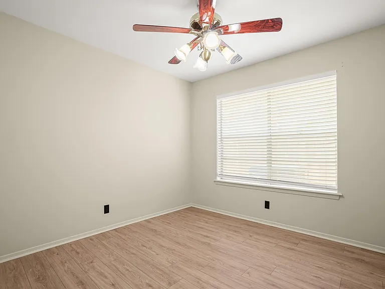 7302 Sevilla Dr — Photo 19