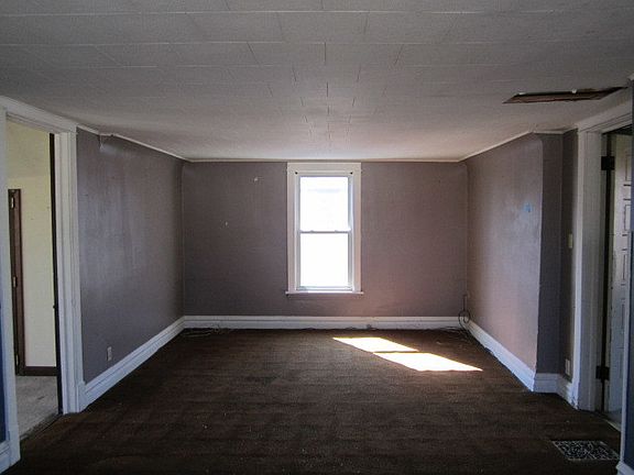 5th image of 4042 Prescott Ave