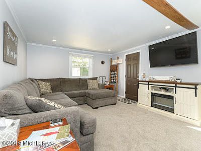 4th image of 861 E West Ave