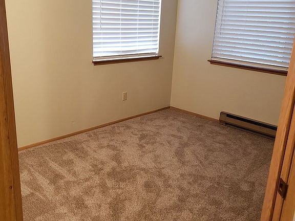 3rd image of 441 NE Kettle St APT D101