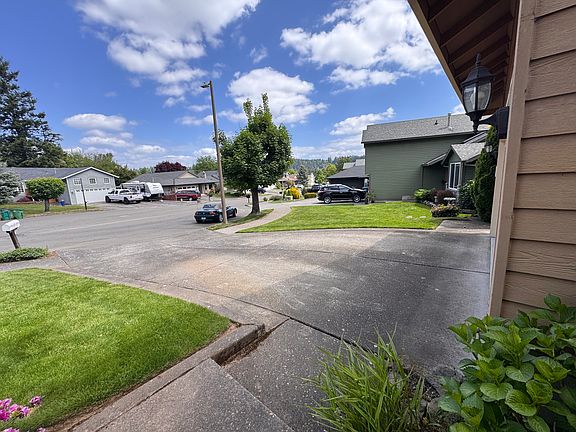 4th image of 190 SE 16th Cir