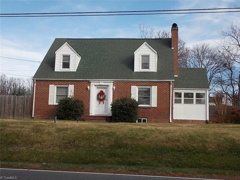2nd image of 1328 Forrest Dr