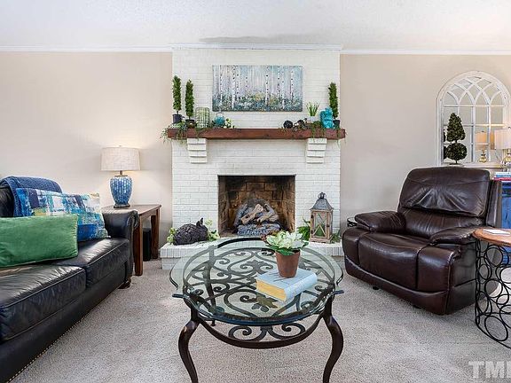 5th image of 1701 Bramble Dr