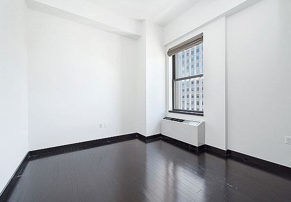 4th image of 20 Pine St APT 3304
