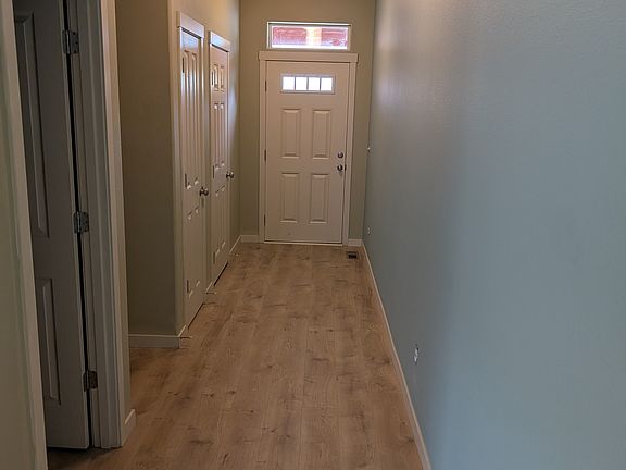 2nd image of 4302 NE 34th Cir