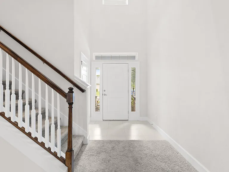 692 NE Turtleback Trl — Photo 6